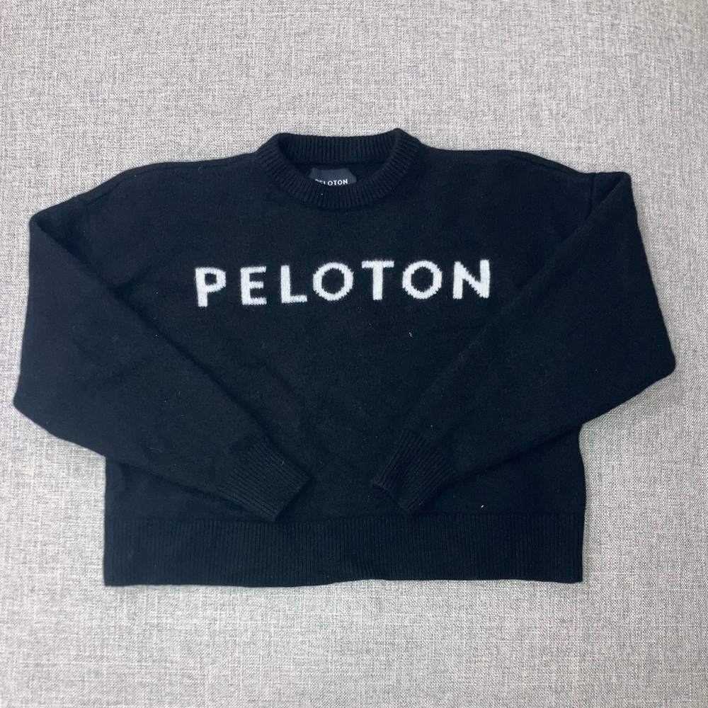 Peloton size small sweater EUC
